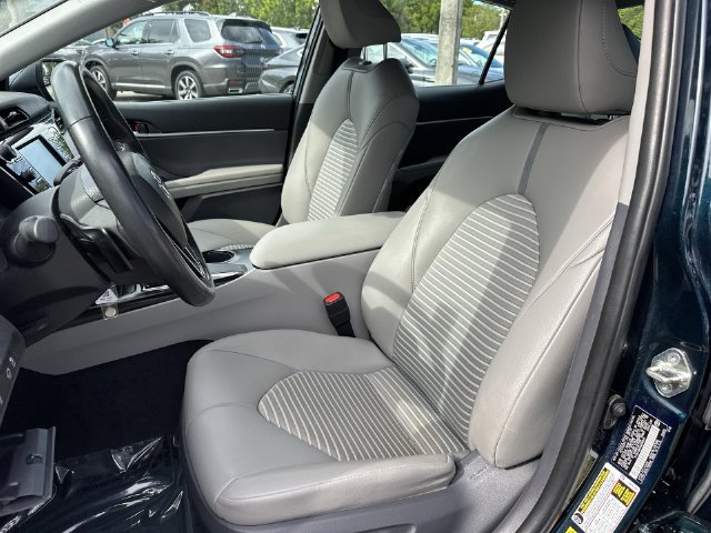 Used 2019 Toyota Camry SE FWD image 11