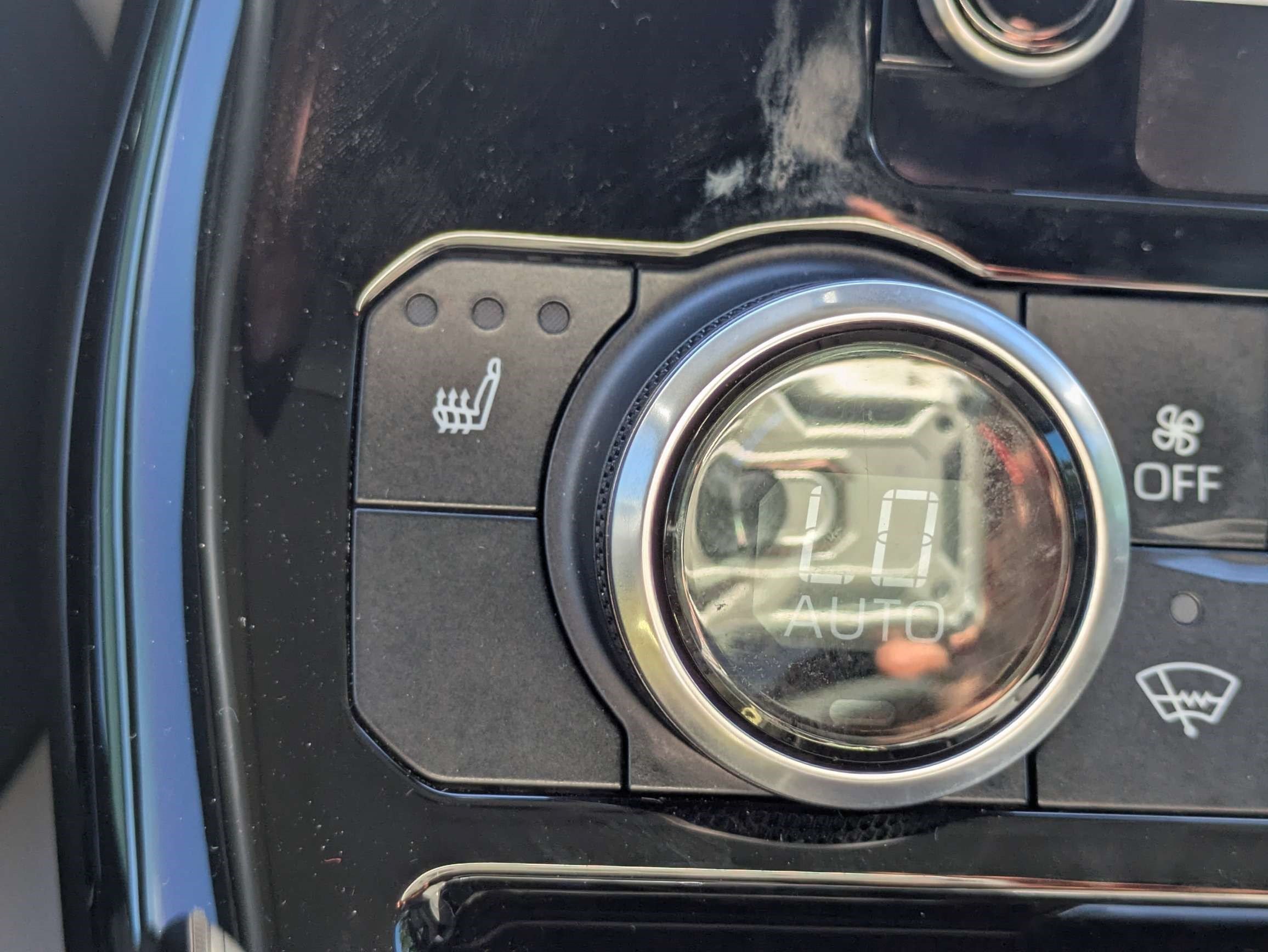 Used 2023 Toyota Highlander XLE FWD image 29