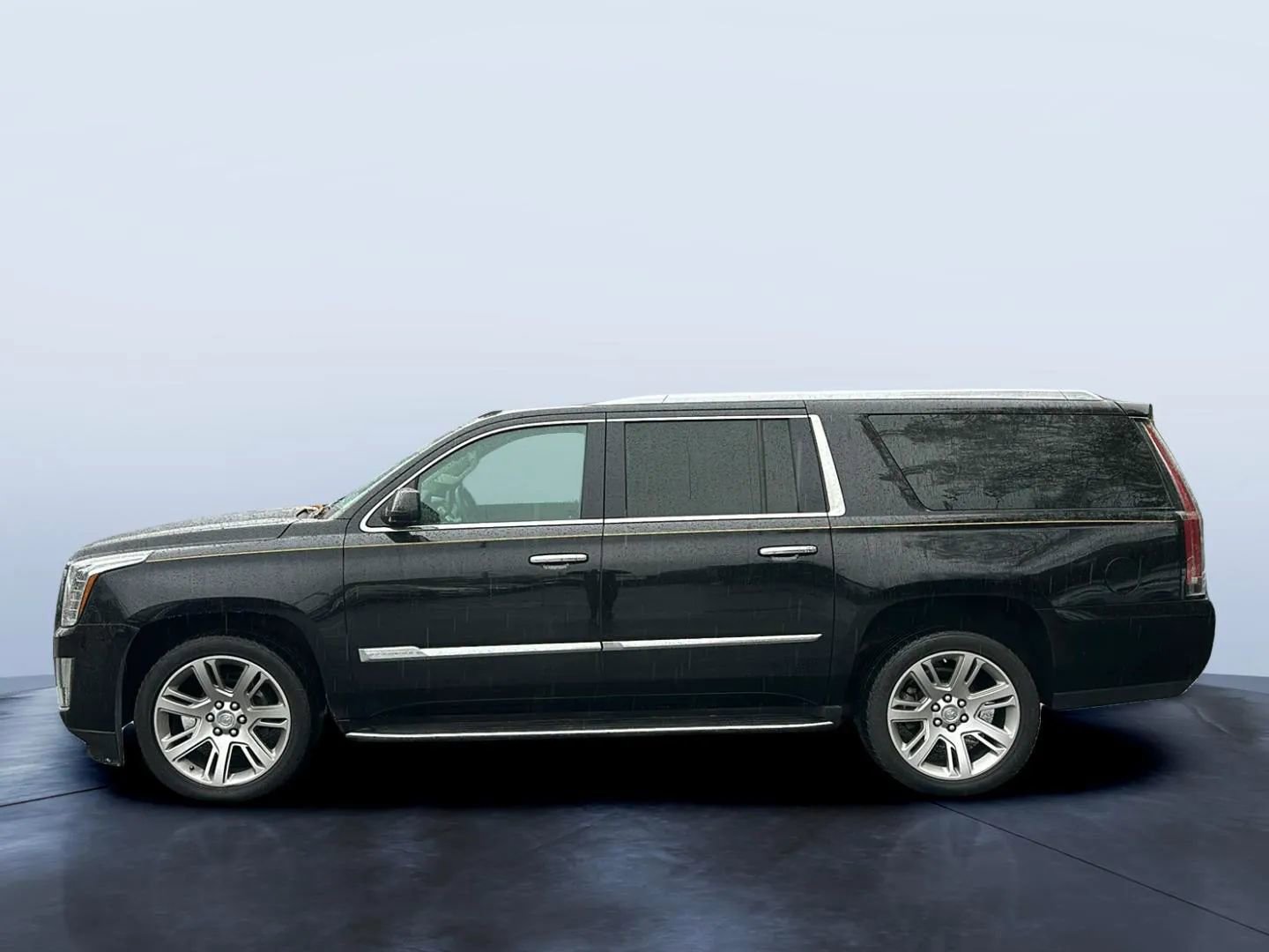 Used 2015 Cadillac Escalade ESV Luxury AWD/4WD image 2