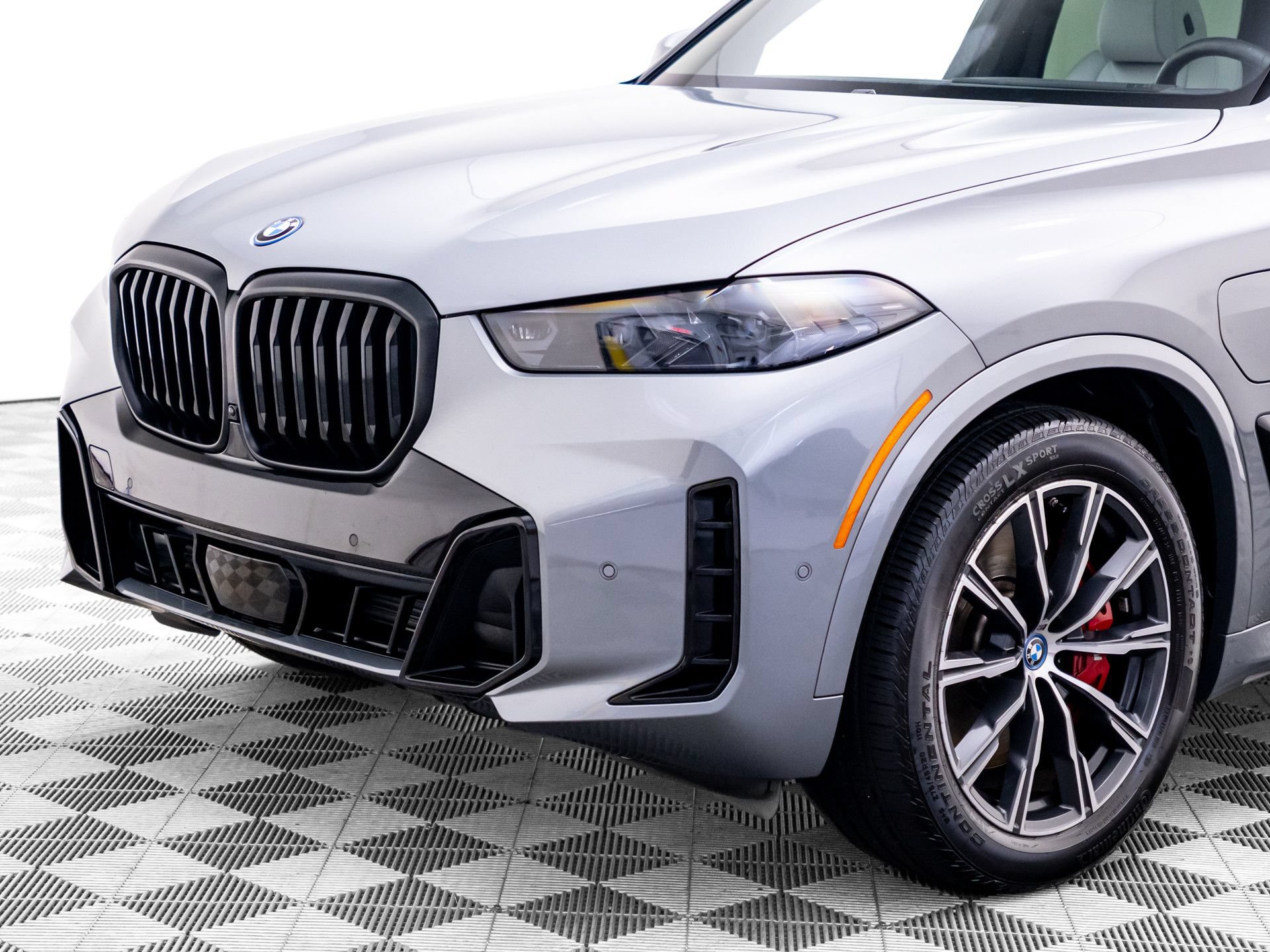 Used 2025 BMW X5 xDrive50e w/ Executive Package AWD/4WD image 38