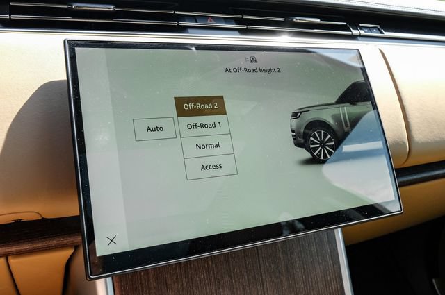 New 2027 Land Rover Range Rover Long Wheelbase SE AWD/4WD image 38