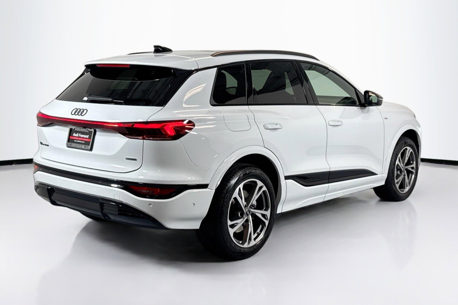 New 2027 Audi Q6 e-tron Premium Plus image 5