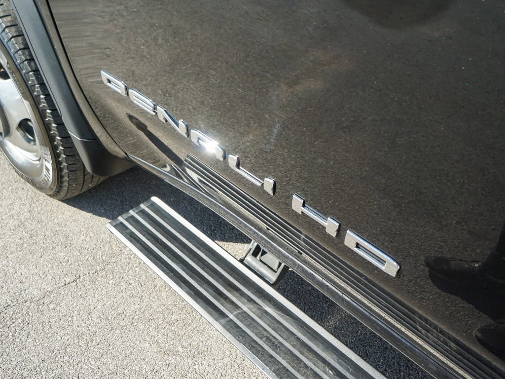 Used 2023 GMC Sierra 3500 Denali w/ Denali Ultimate Package image 11