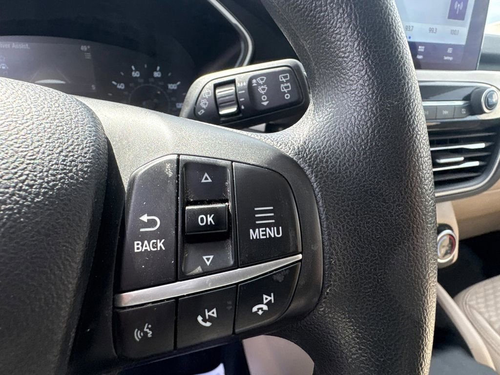 Used 2021 Ford Escape SE image 22