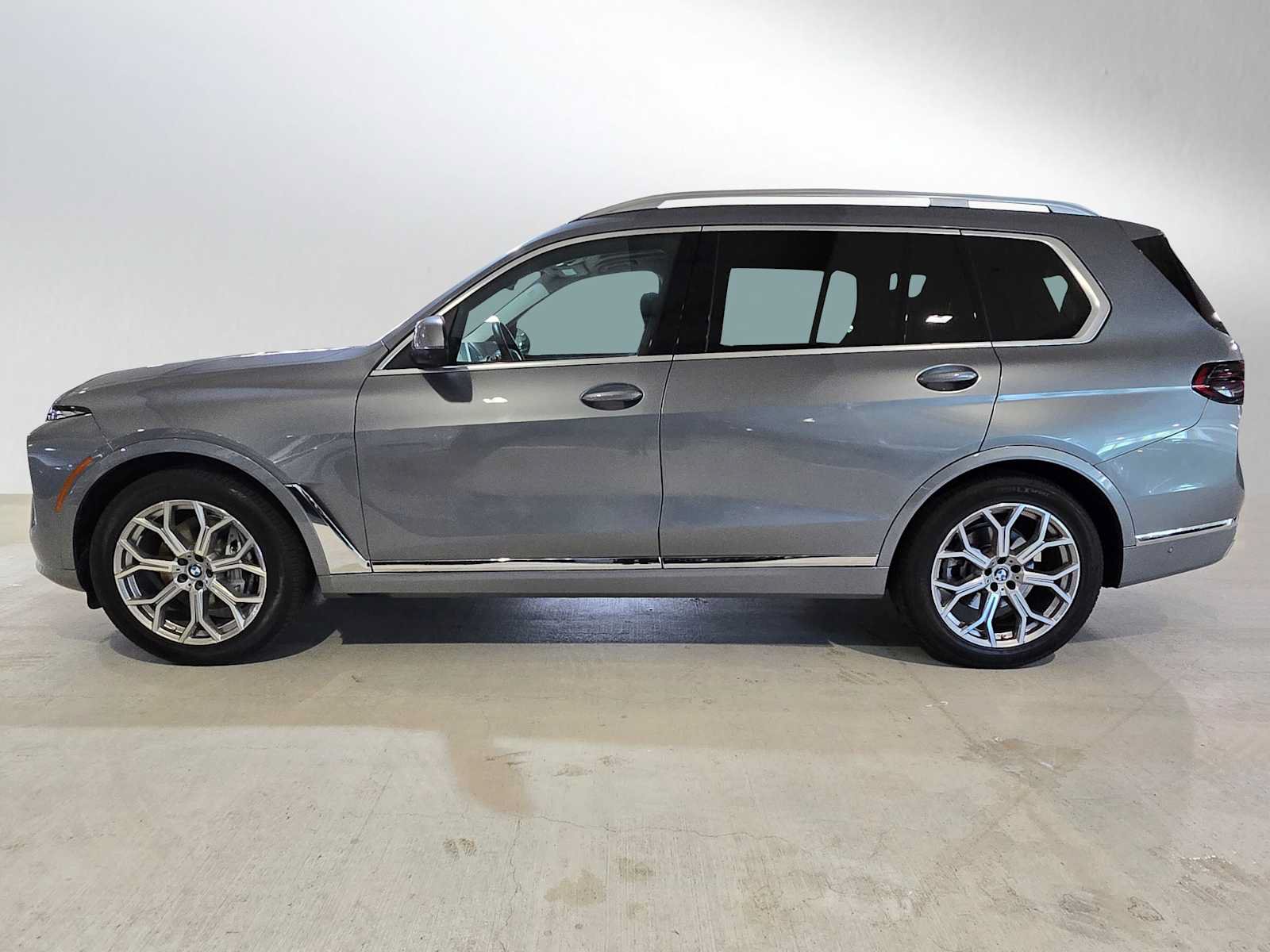 Used 2025 BMW X7 xDrive40i AWD/4WD image 6