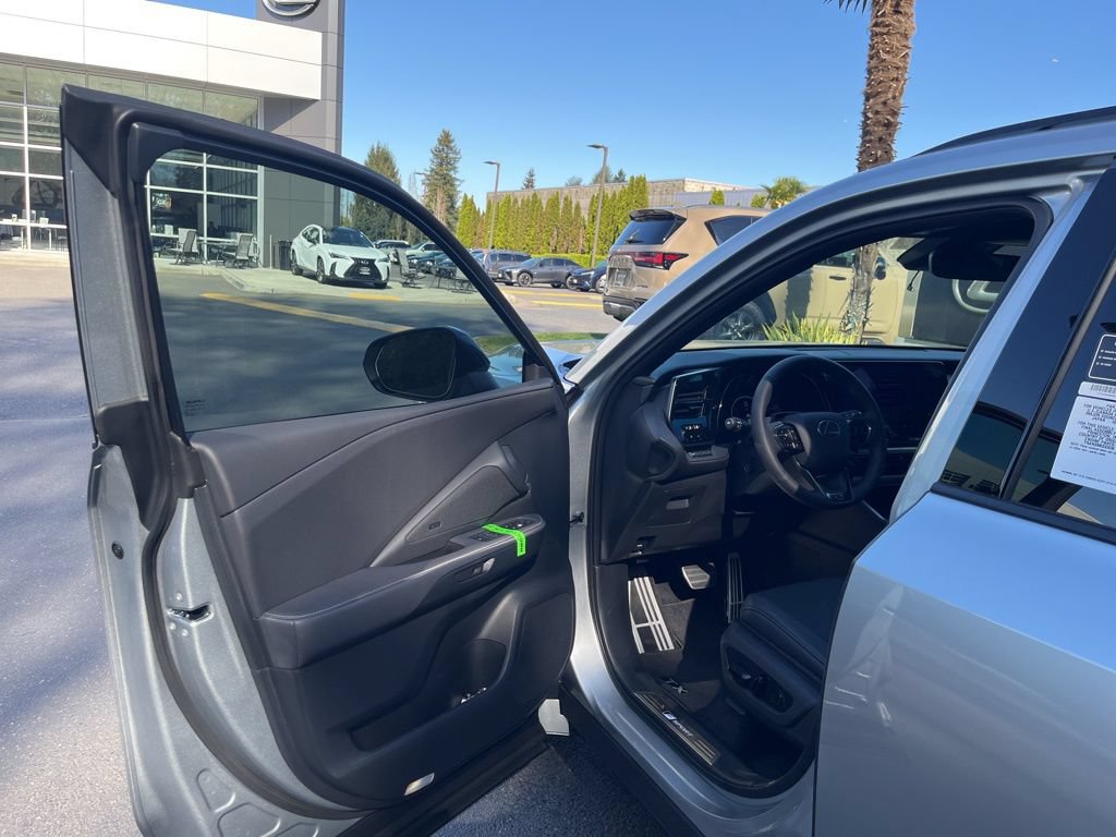 New 2026 Lexus TX 500h AWD image 10