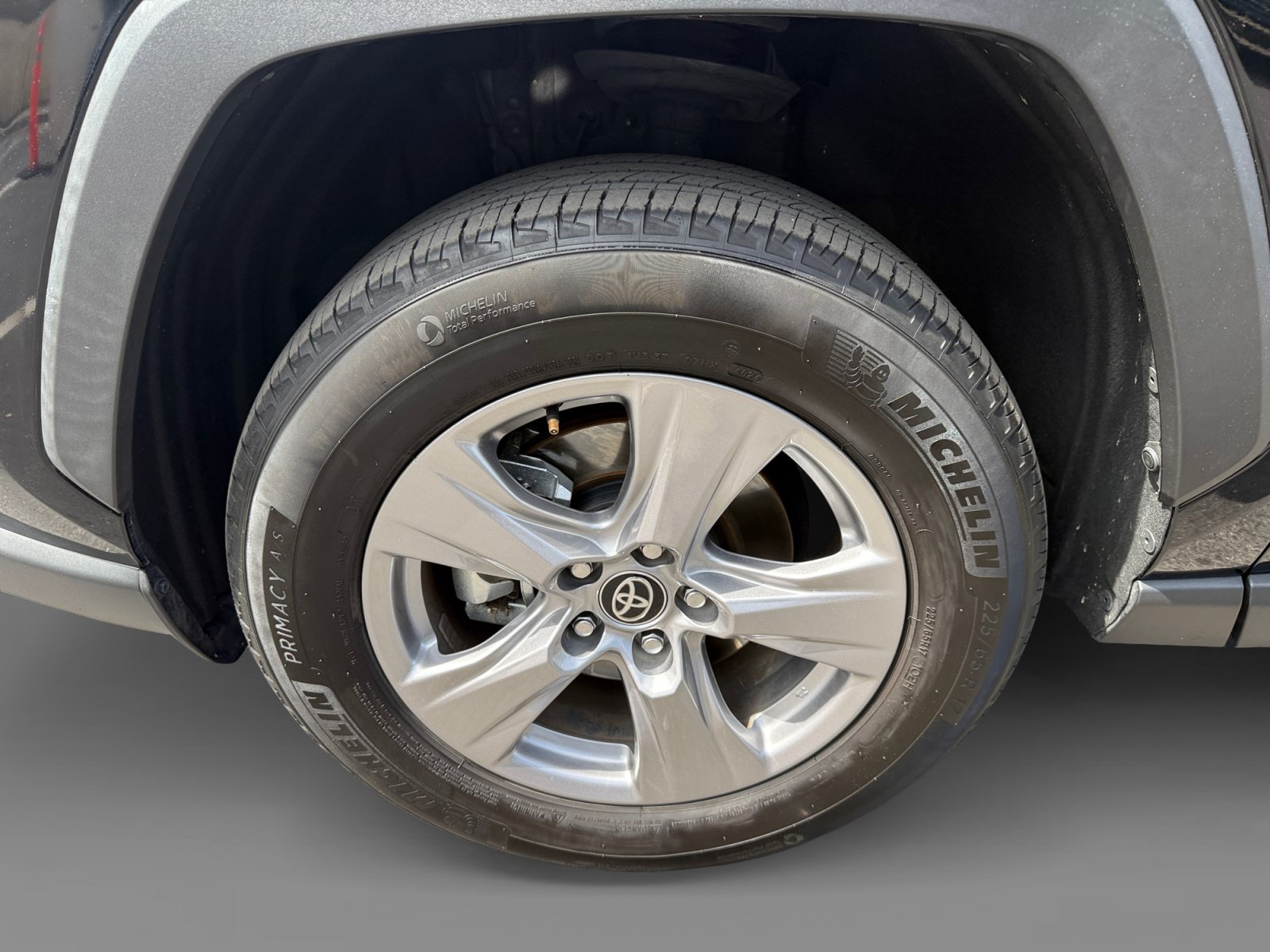 Used 2025 Toyota RAV4 XLE FWD image 9