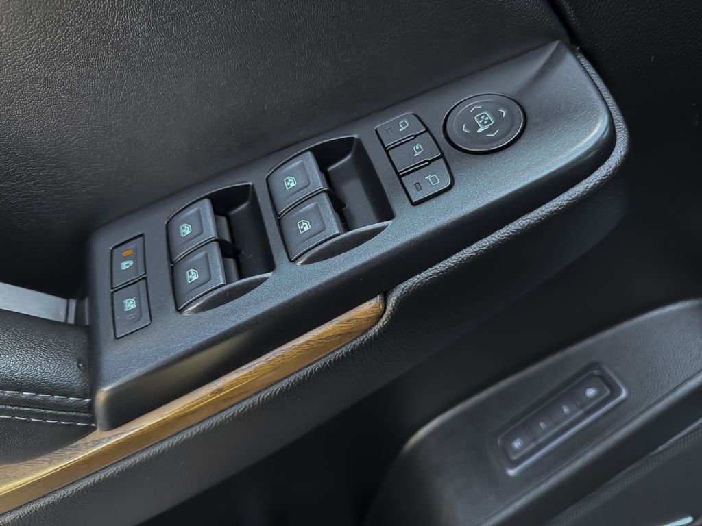 Used 2019 GMC Yukon Denali w/ Denali Ultimate Package image 25