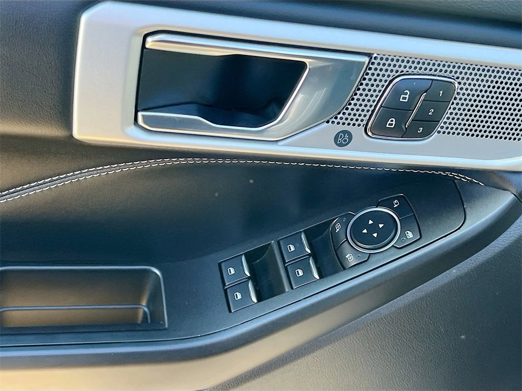 Used 2020 Ford Explorer ST image 18