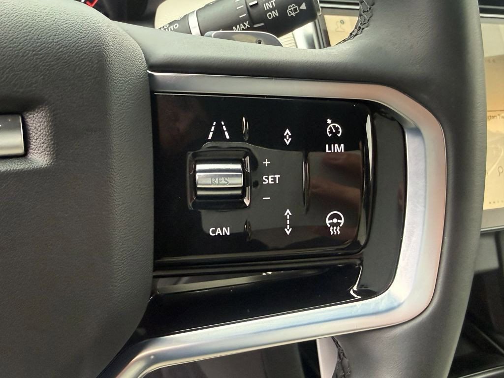 Used 2024 Land Rover Discovery Sport Dynamic SE image 12