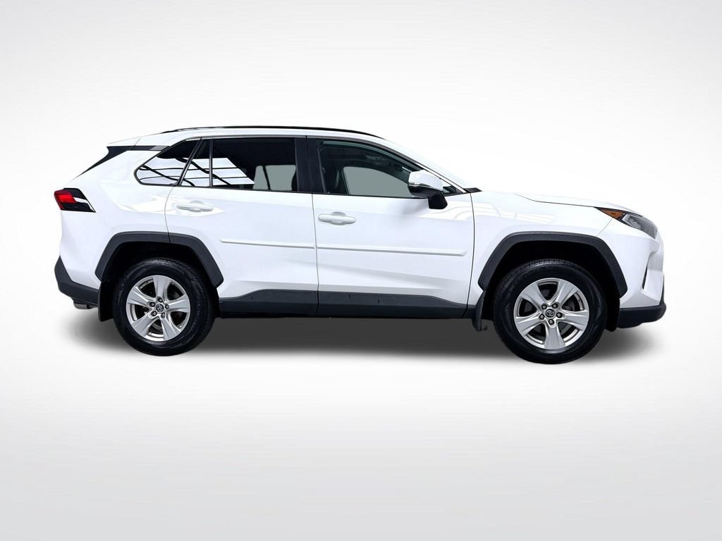 Used 2019 Toyota RAV4 XLE AWD/4WD image 2