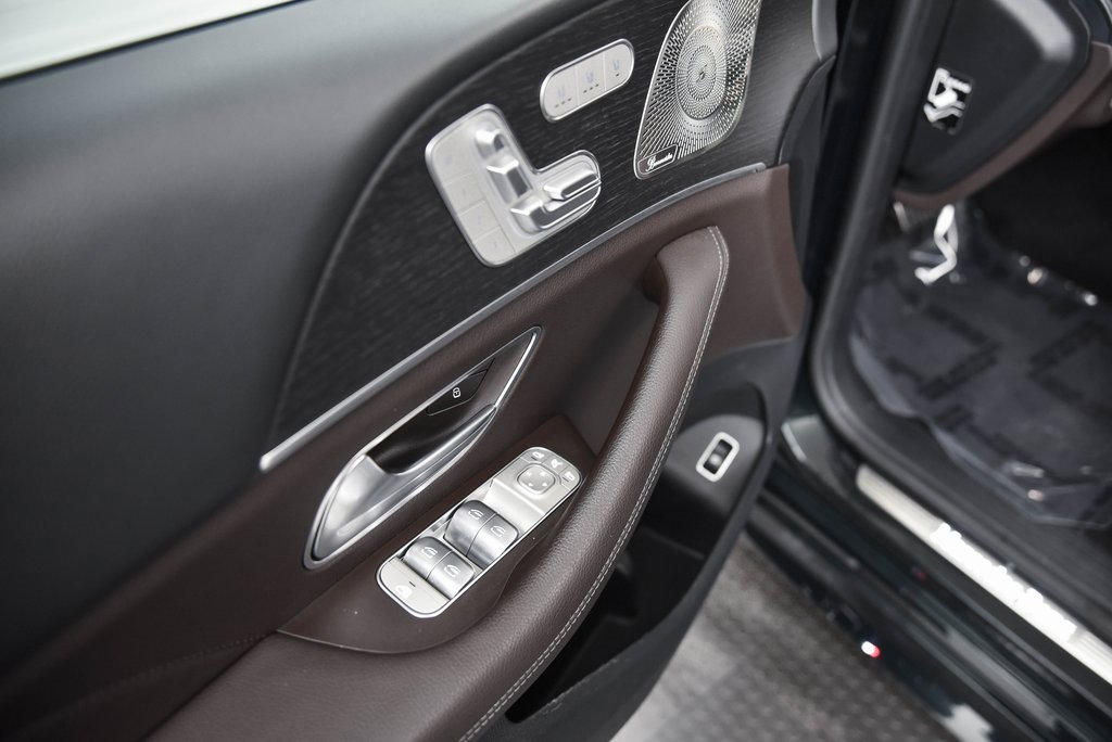 Used 2022 Mercedes-Benz GLS 450 4MATIC image 10