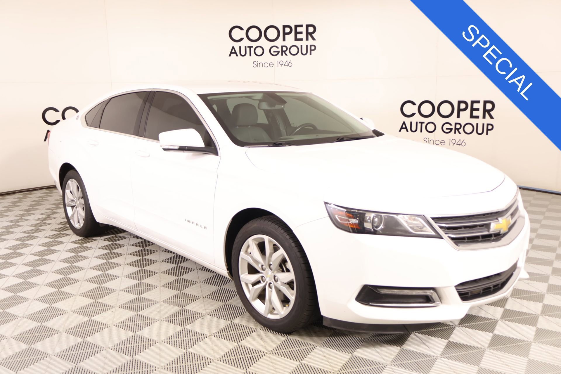 Used 2019 Chevrolet Impala LT w/ LT Convenience Package FWD image 1