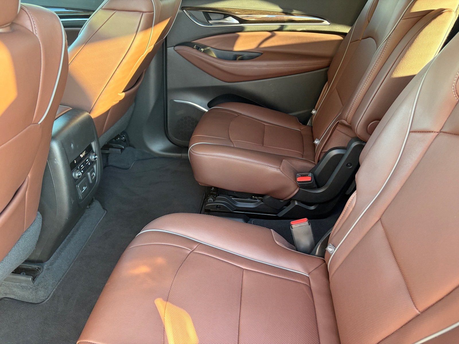 Used 2021 Buick Enclave Avenir w/ Avenir Technology Package FWD image 12