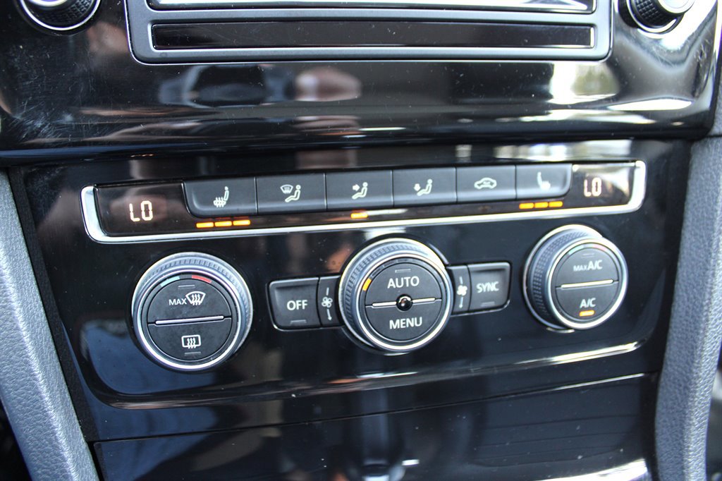 Used 2015 Volkswagen Golf SEL image 25