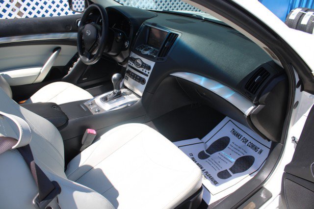 Used 2014 INFINITI Q60 Convertible w/ Premium Package RWD image 27