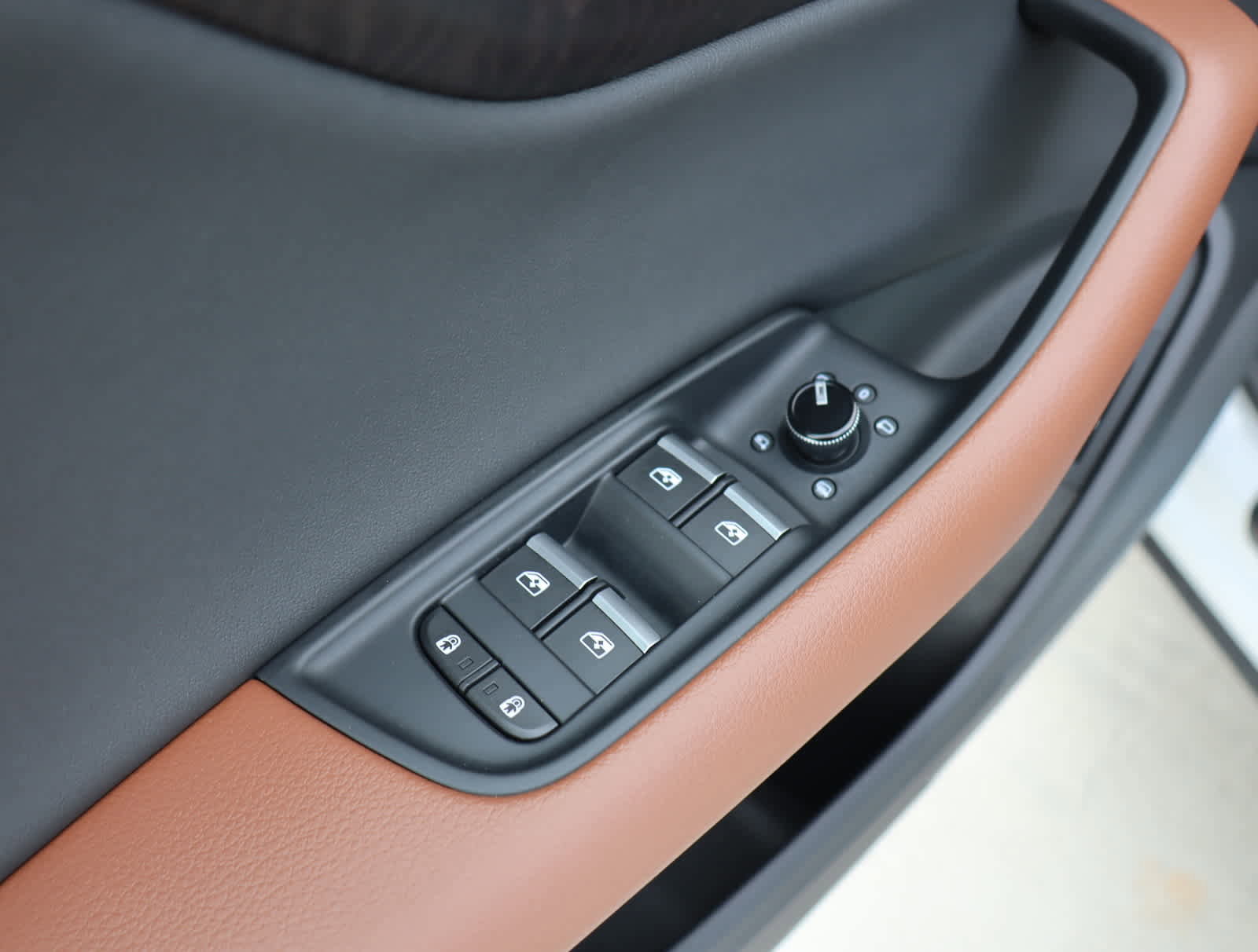 Used 2023 Audi Q8 Premium w/ Convenience Package image 33
