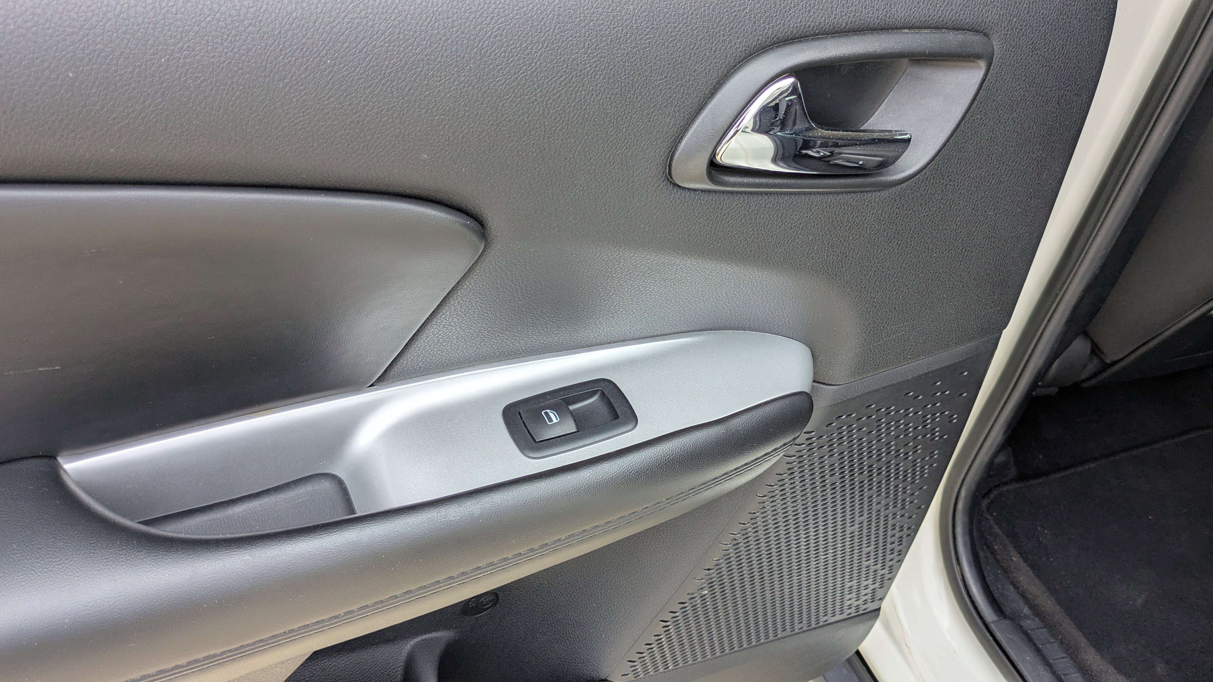 Used 2020 Dodge Journey SE w/ SE Popular Equipment Group FWD image 11