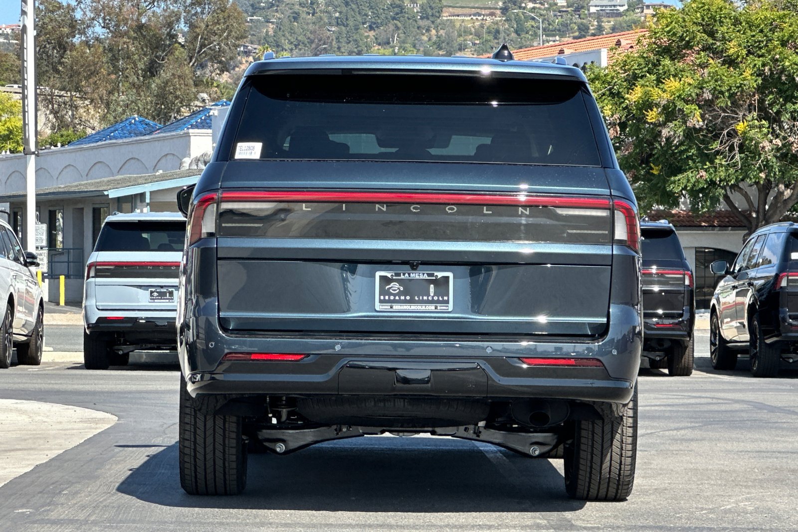 New 2026 Lincoln Navigator L Reserve AWD/4WD image 4