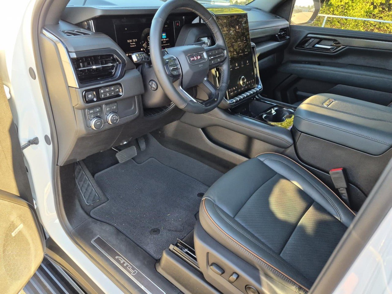 Certified 2026 GMC Yukon AT4 w/ AT4 Premium Package AWD/4WD image 12