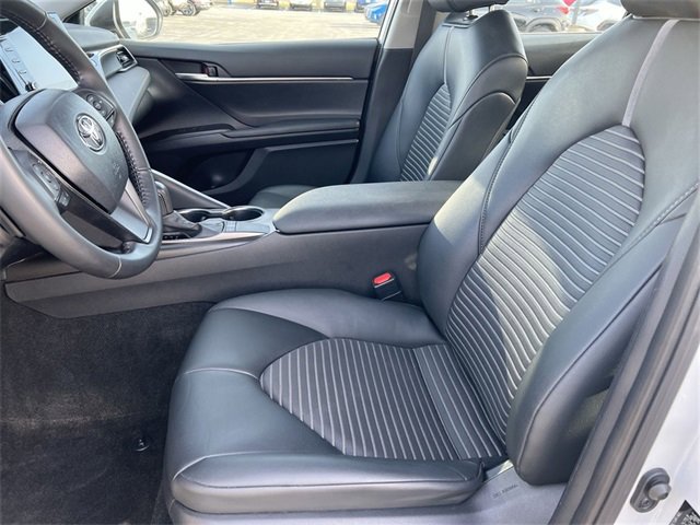 Used 2024 Toyota Camry SE w/ Convenience Package image 13