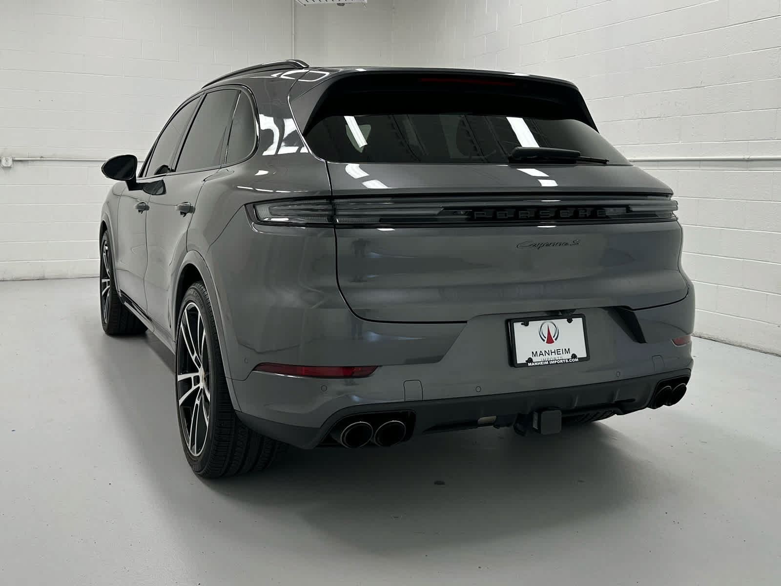 Used 2025 Porsche Cayenne S AWD/4WD image 8