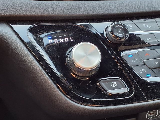 Used 2025 Chrysler Pacifica Select FWD image 11