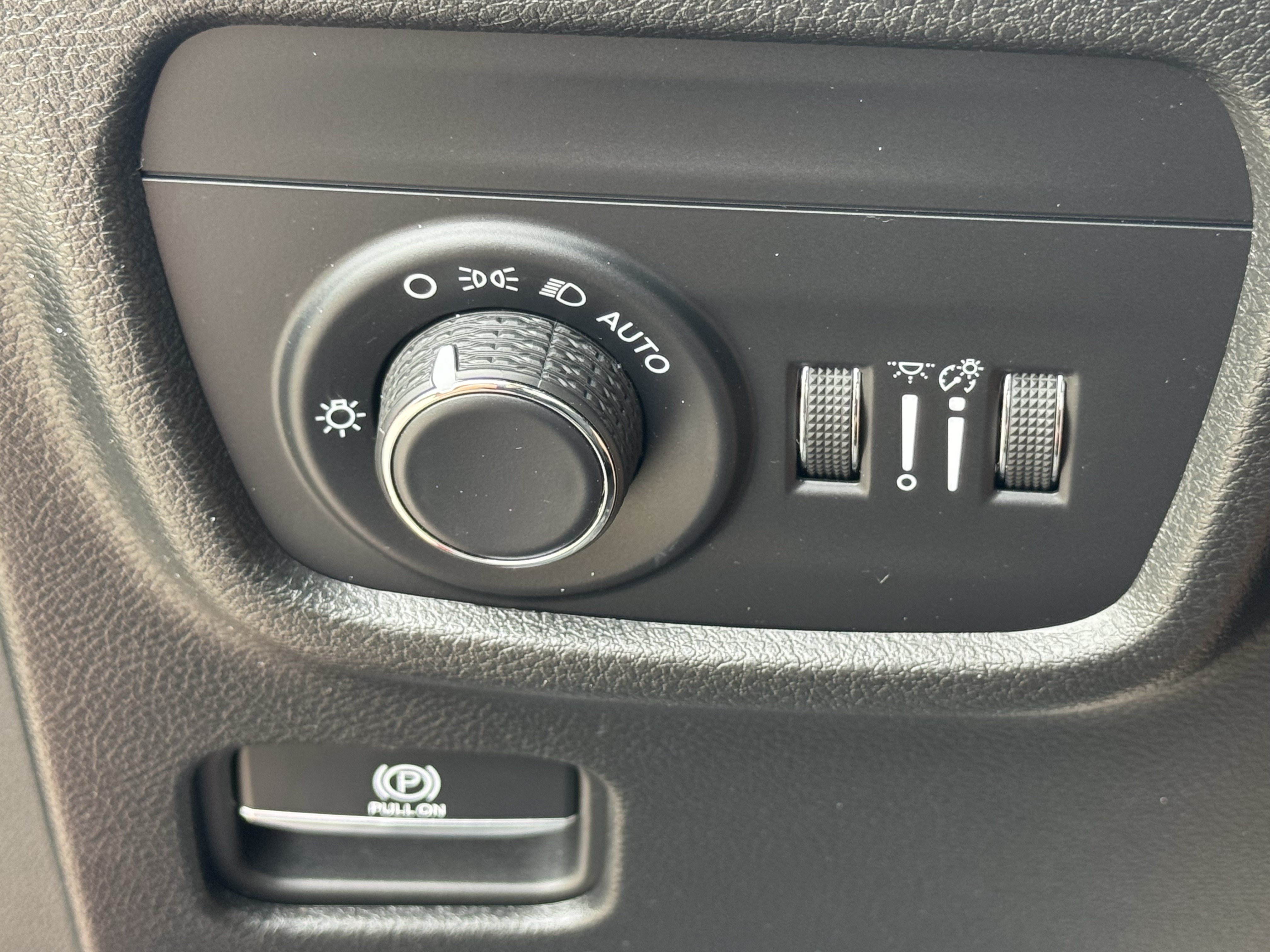Used 2023 Jeep Grand Cherokee L Laredo AWD/4WD image 21