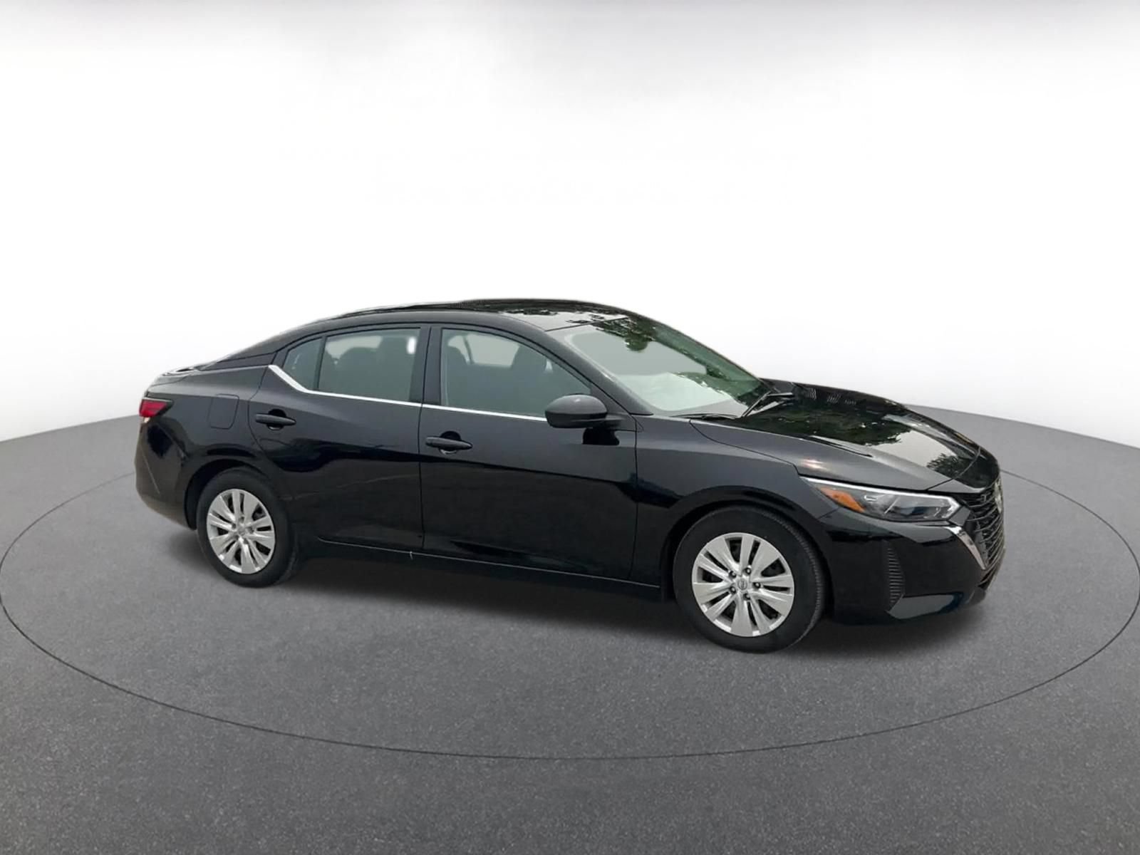 Used 2025 Nissan Sentra S FWD image 2
