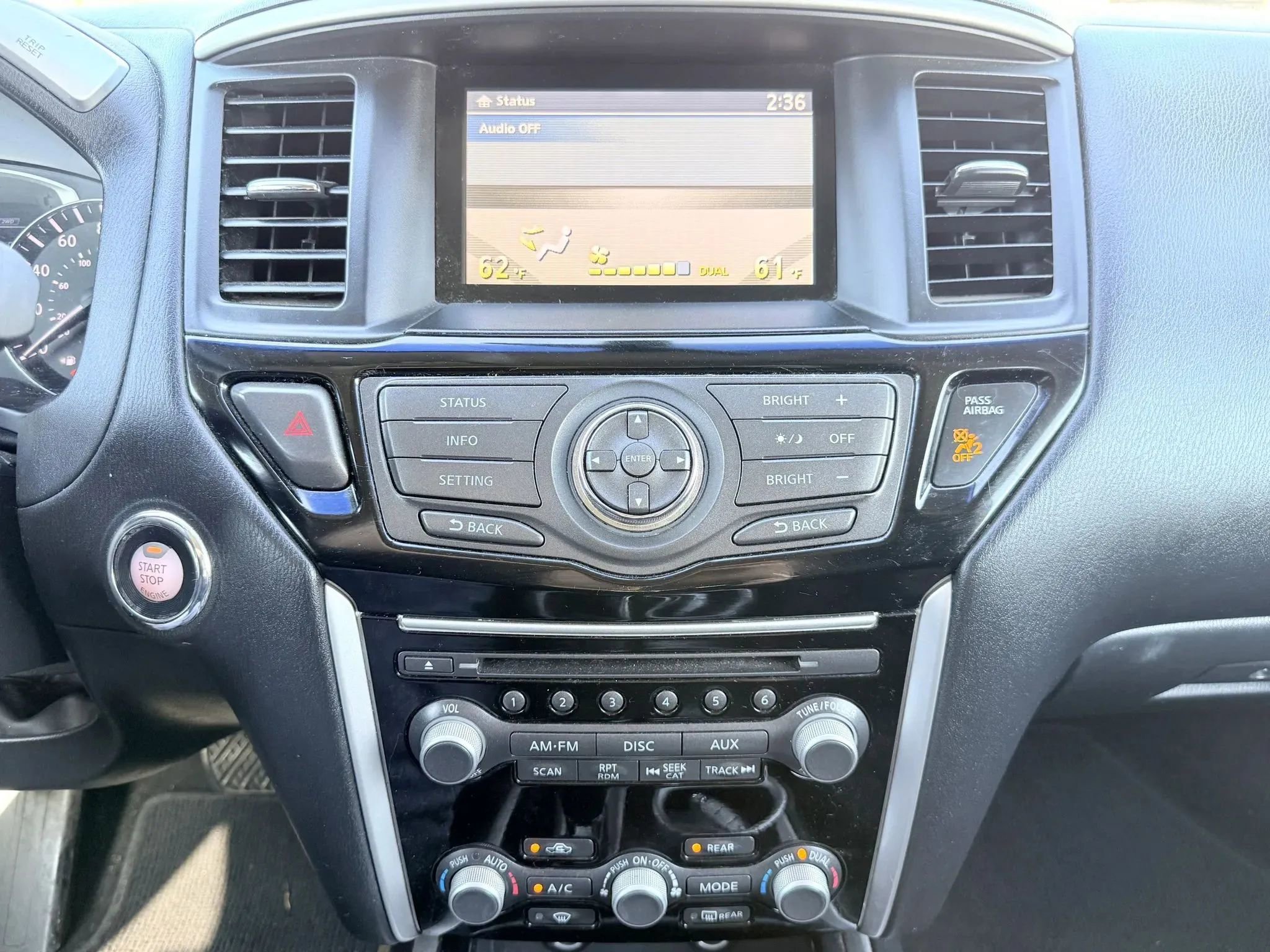 Used 2013 Nissan Pathfinder SV image 27