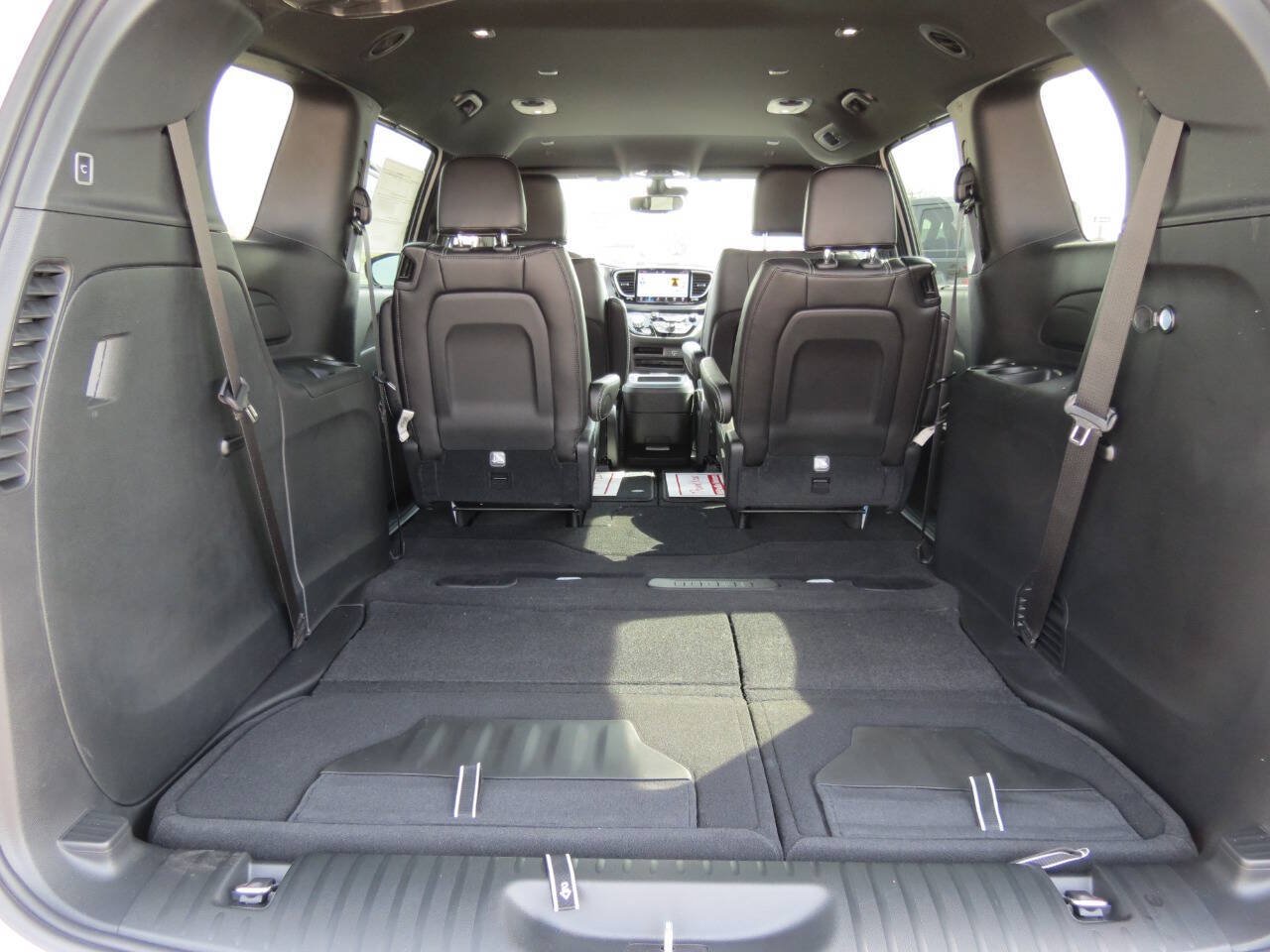 New 2026 Chrysler Voyager LX FWD image 20