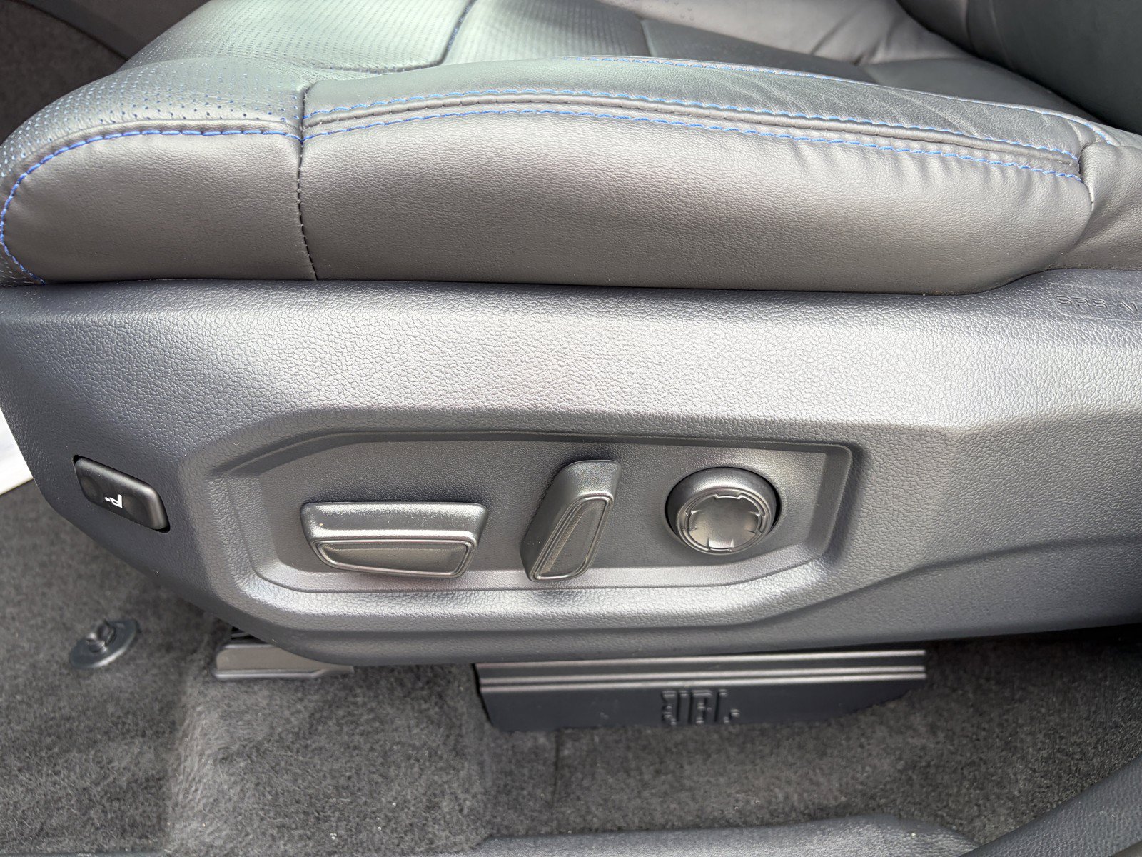 Used 2026 Toyota Tundra Platinum AWD/4WD image 13