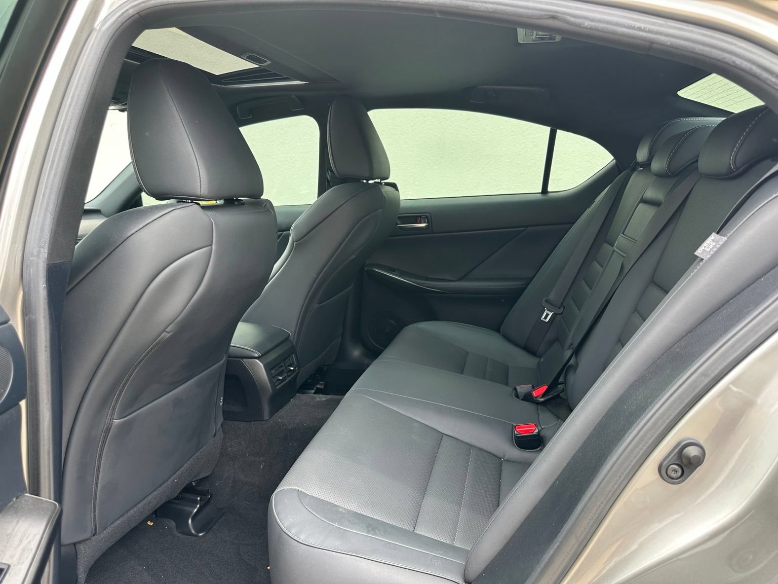 Used 2022 Lexus IS 350 F Sport w/ Dynamic Handling Package RWD image 18