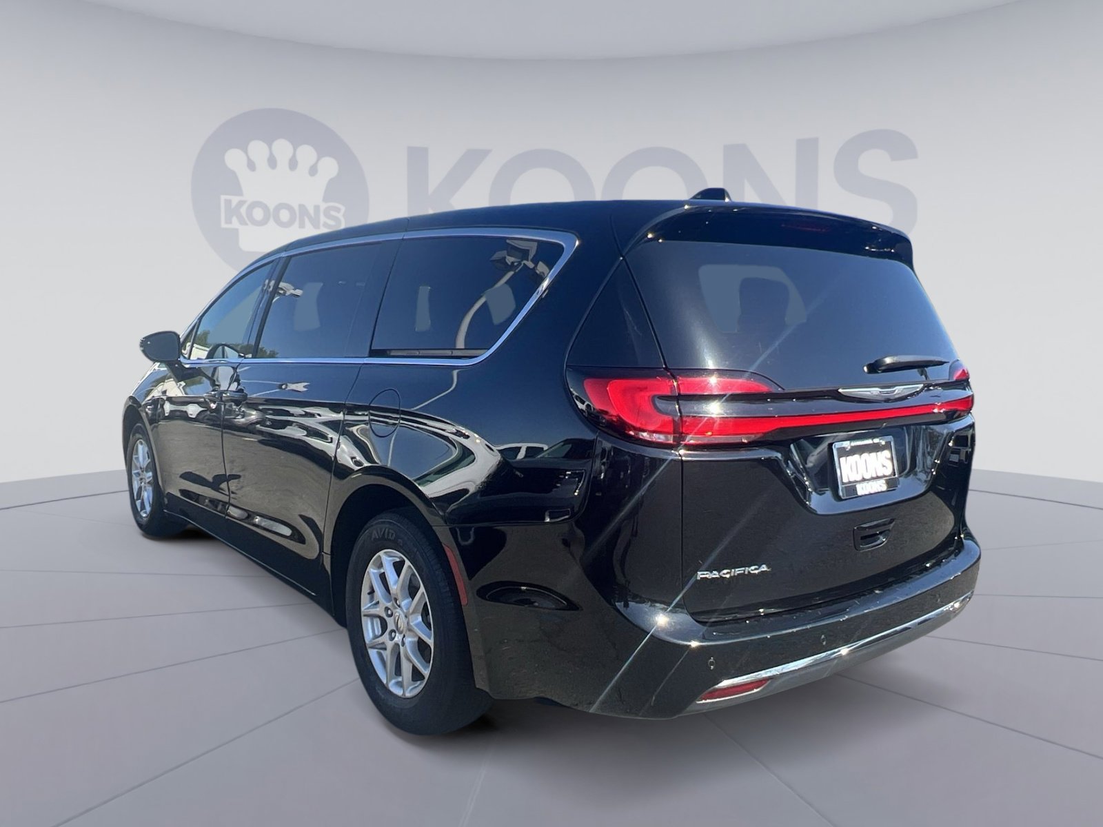 Used 2025 Chrysler Pacifica Select FWD image 14