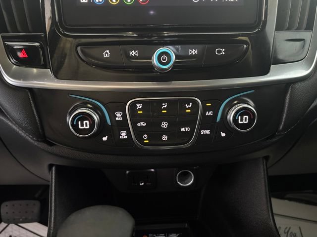 Used 2023 Chevrolet Traverse LT w/ Rear Camera Mirror Package AWD/4WD image 7
