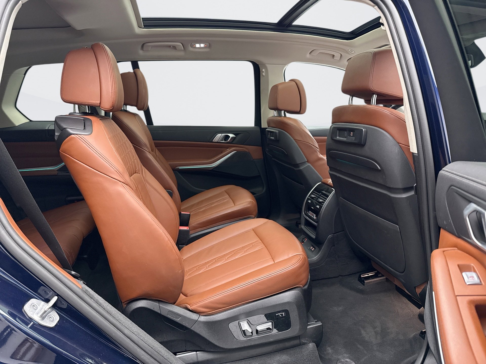 Used 2021 BMW X7 xDrive40i w/ Parking Assistance Package image 20