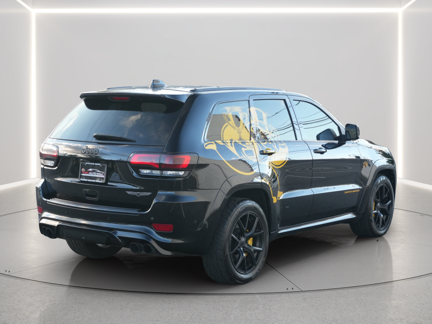 Used 2018 Jeep Grand Cherokee Trackhawk AWD/4WD image 5