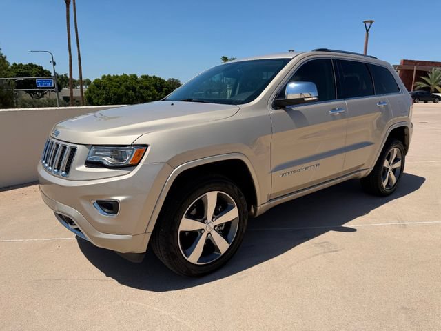 Used 2015 Jeep Grand Cherokee Overland AWD/4WD image 3