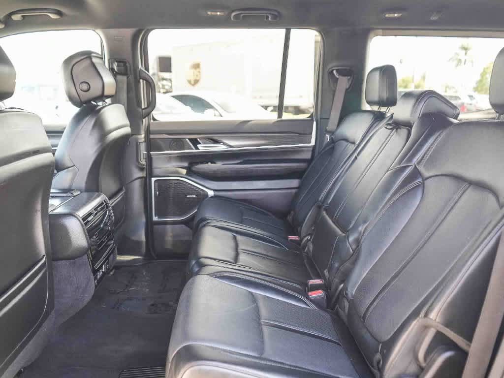 Certified 2024 Jeep Wagoneer Series II RWD image 18