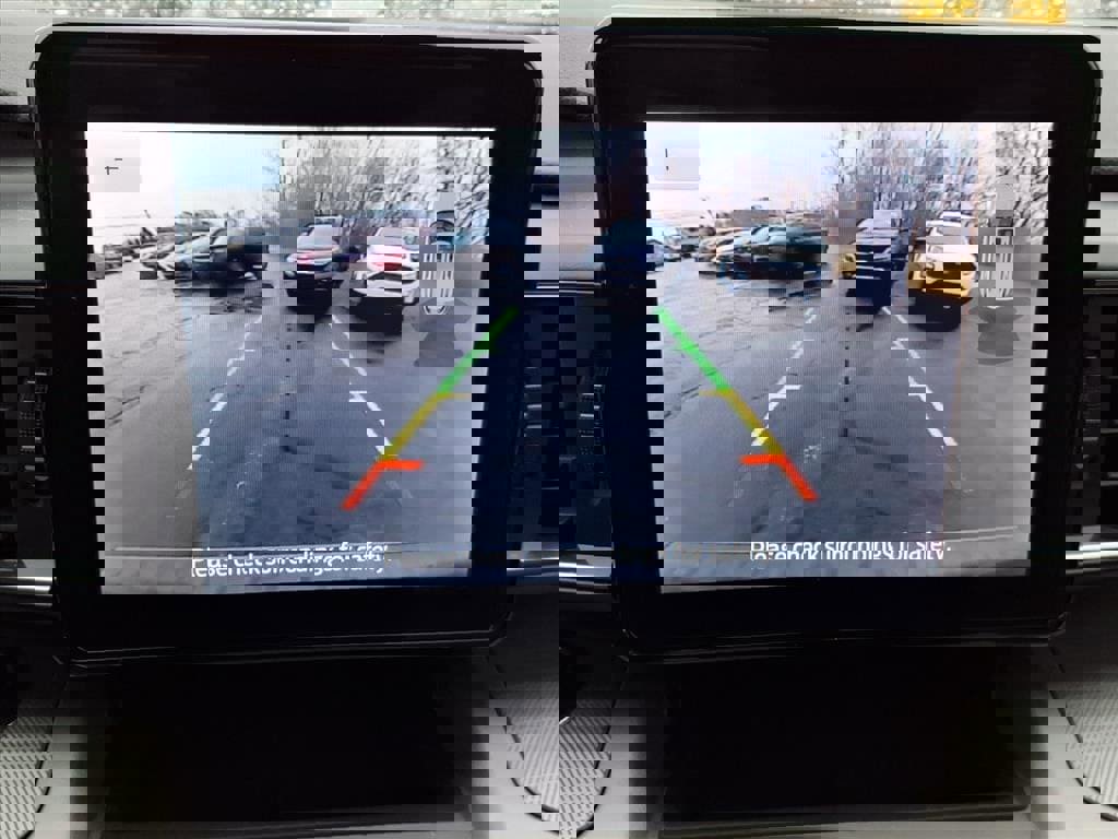 Certified 2022 Ford Explorer XLT w/ Equipment Group 202A image 24