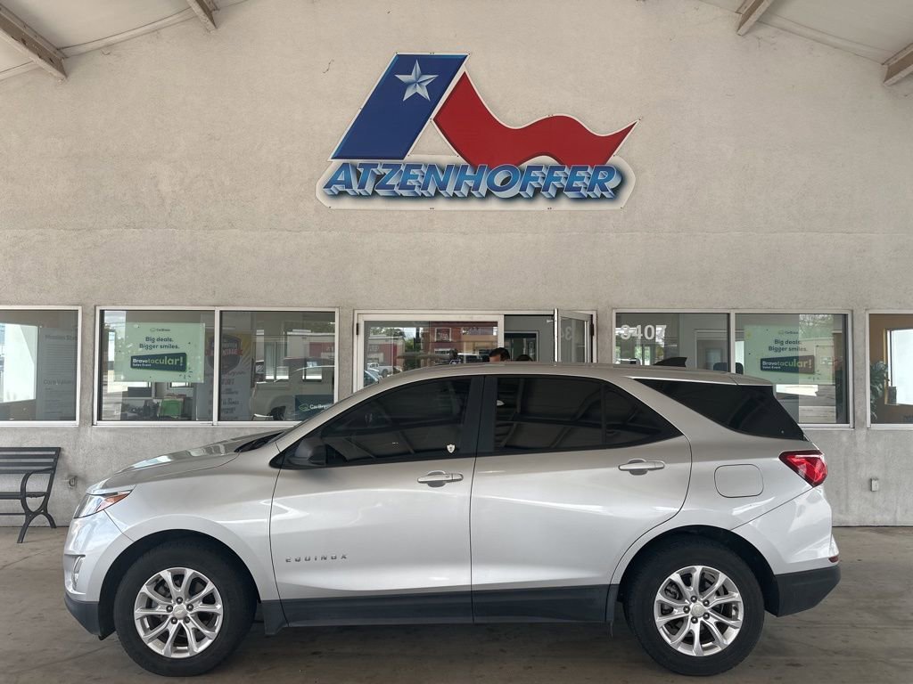 Used 2020 Chevrolet Equinox LS w/ LS Convenience Package image 2