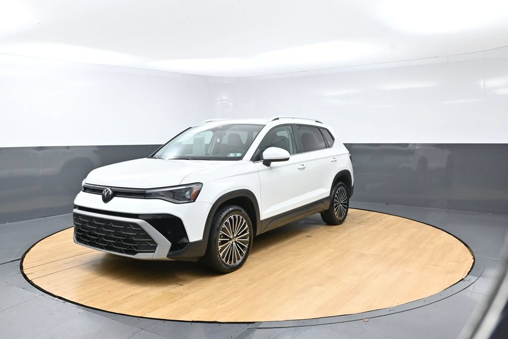 Used 2025 Volkswagen Taos SE FWD image 41