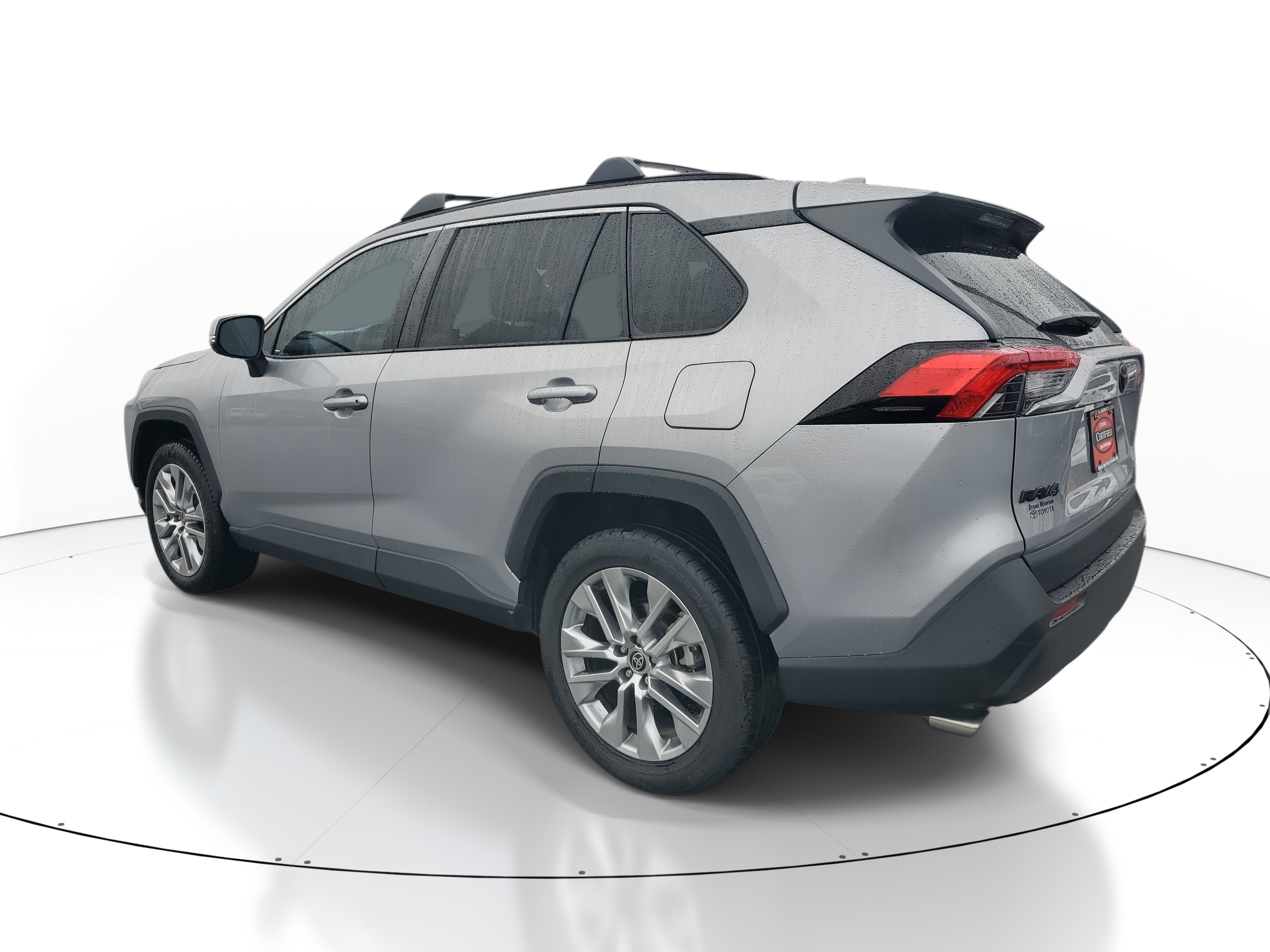 Used 2022 Toyota RAV4 XLE Premium image 4