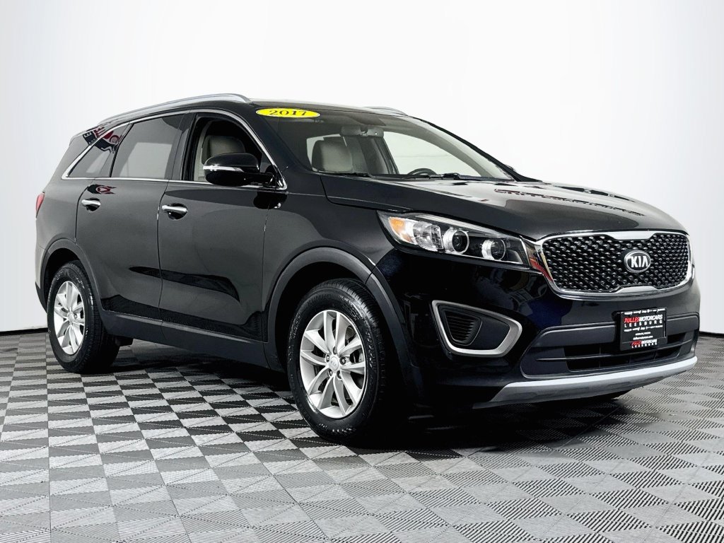 Used 2017 Kia Sorento FWD w/ LX Convenience Package