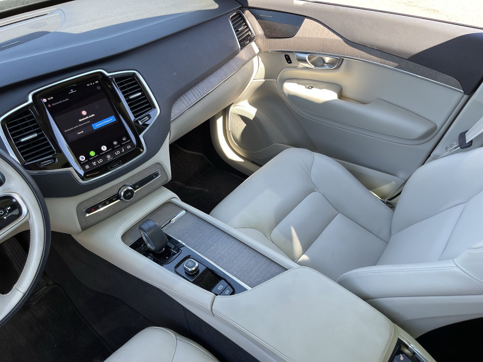 Used 2024 Volvo XC90 B6 Plus AWD/4WD image 18