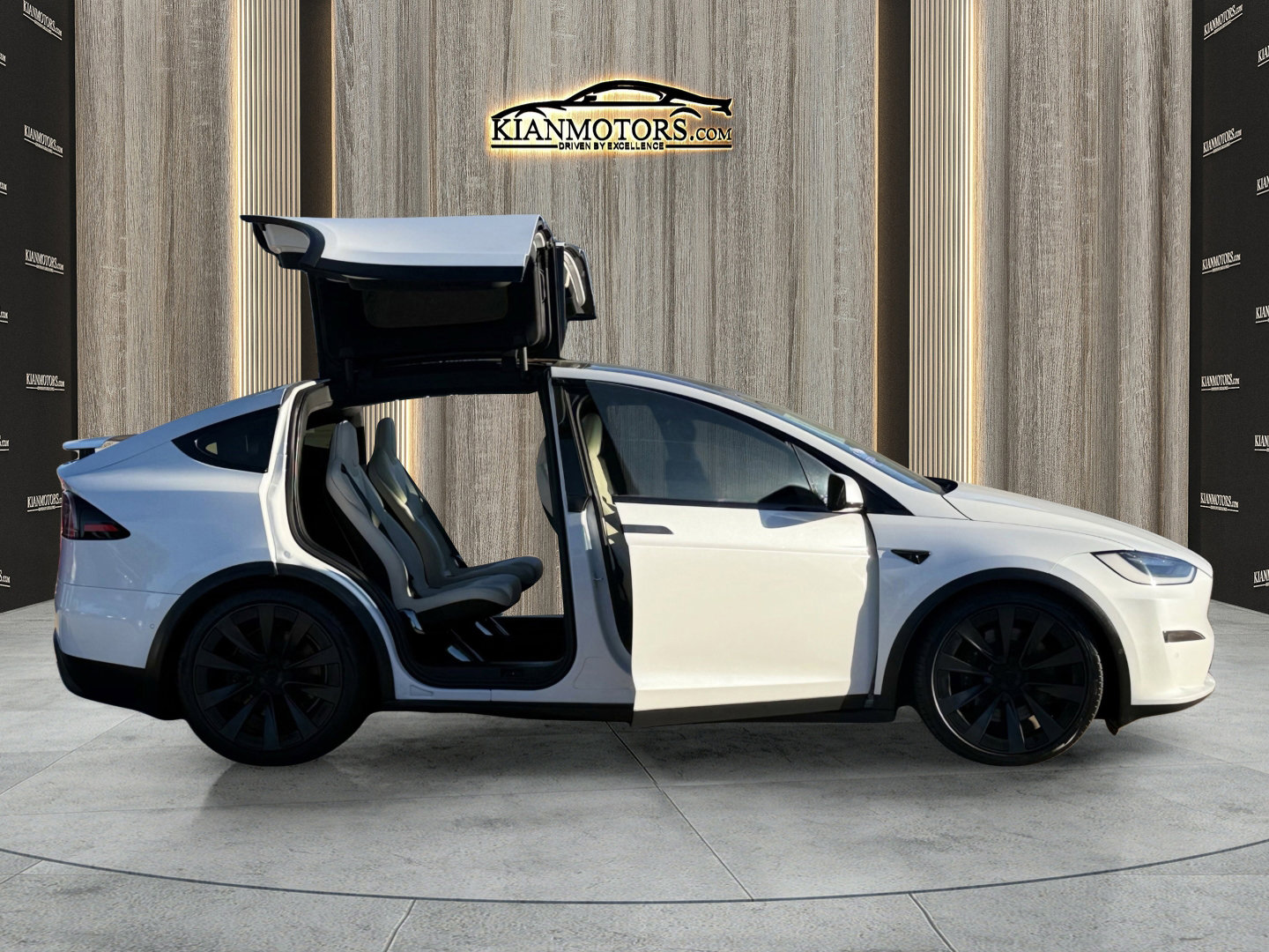 Used 2022 Tesla Model X image 16