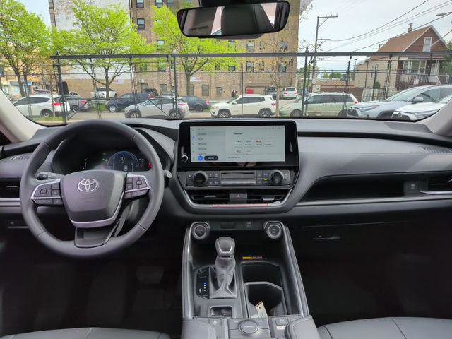 Certified 2025 Toyota Grand Highlander AWD Hybrid image 11