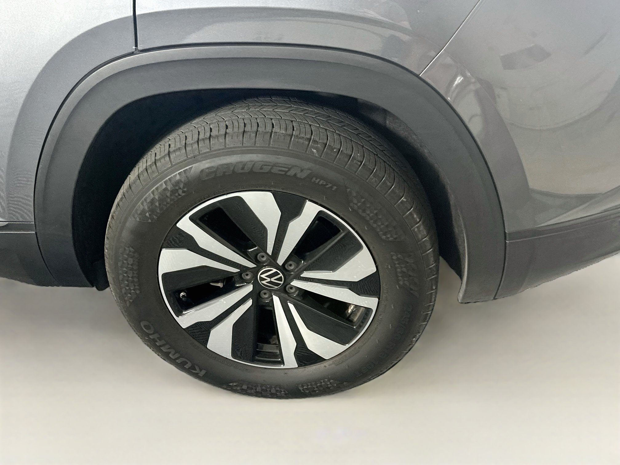 Used 2024 Volkswagen Atlas Cross Sport SE FWD image 11