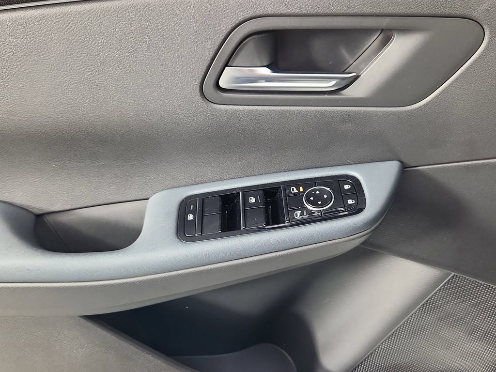 New 2026 Nissan Leaf SV+ w/ Floor Mat Package (SV+) FWD image 9