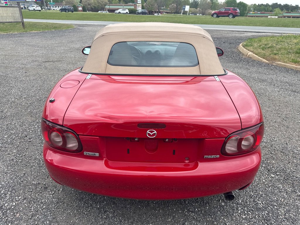 Used 2001 MAZDA MX-5 Miata RWD image 12